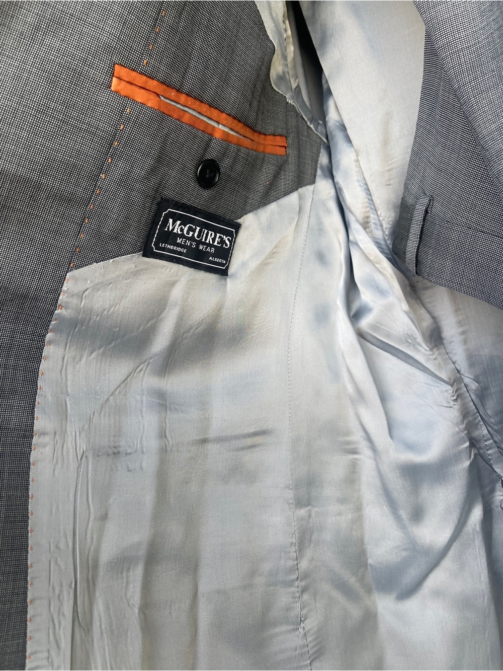 Men's McGuire's 2-Piece Suit (Biella Italian
Fabric) size 44L - Picture 3 of 11